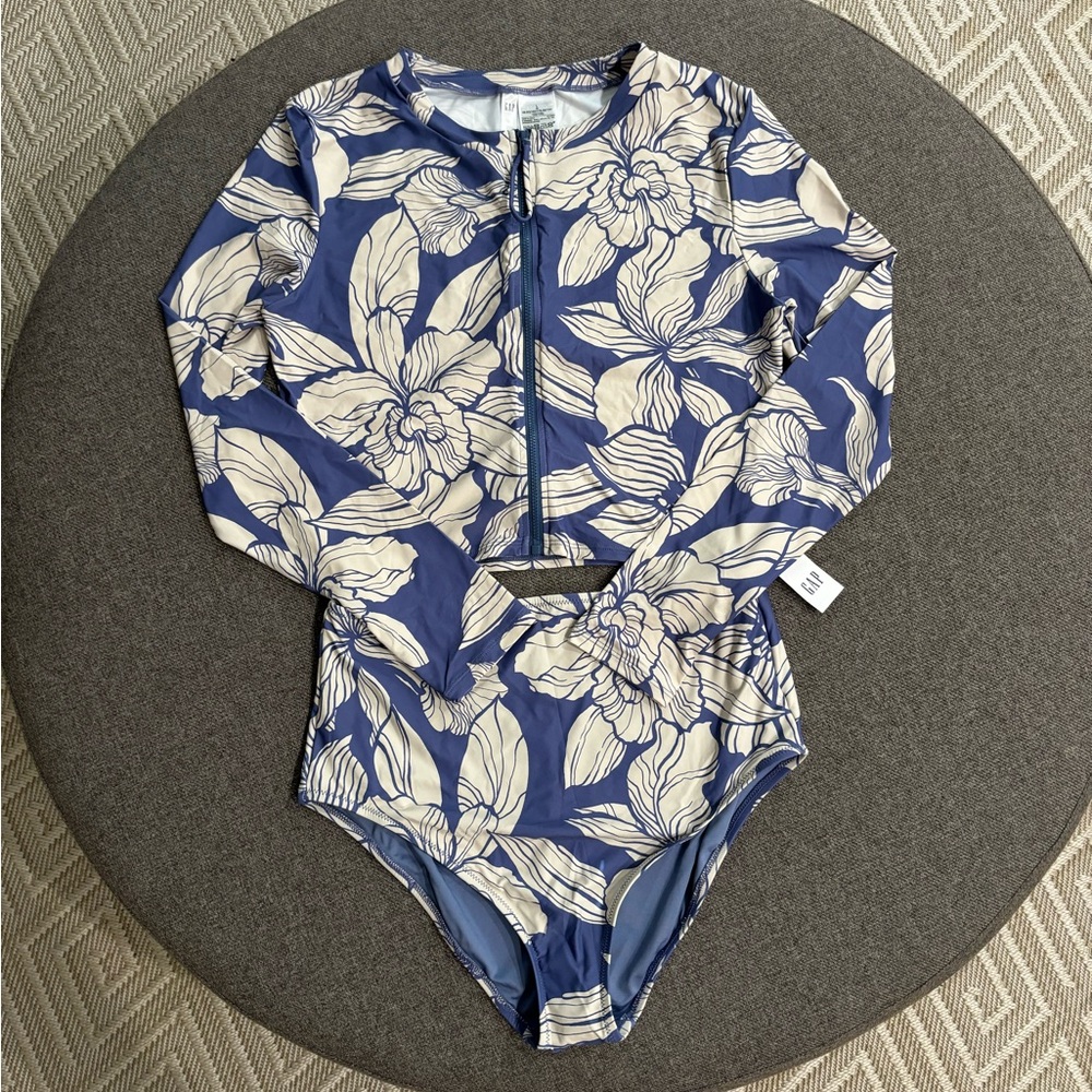 Gap two piece swim, NWT